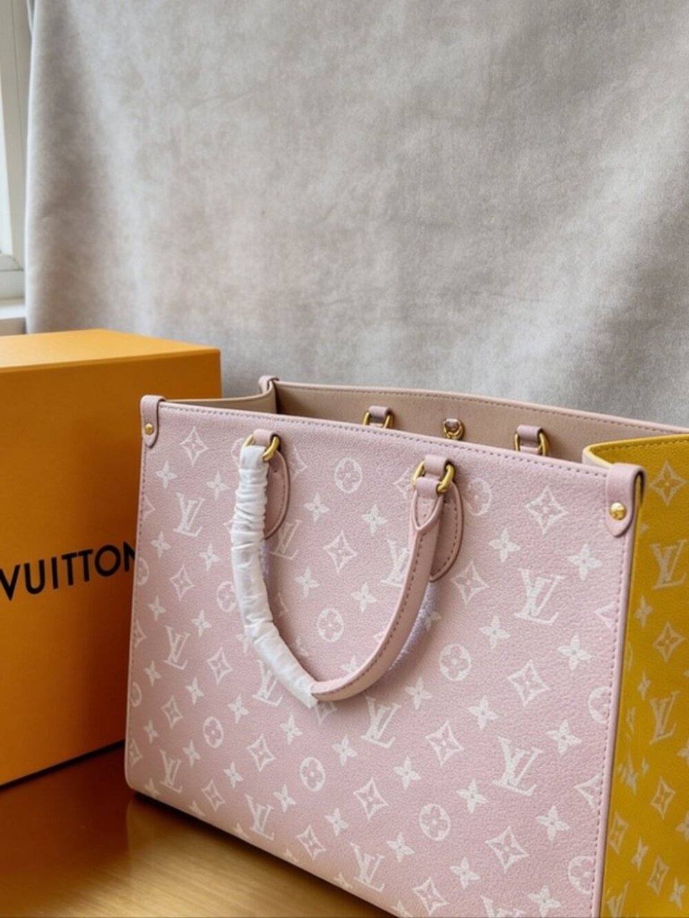 Louis Vuitton OnTheGo MM Bag